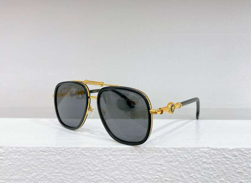 Picture of Versace Sunglasses _SKUfw55220865fw